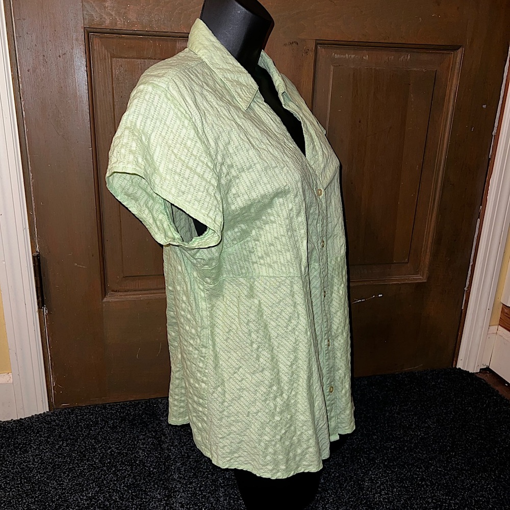 3/$15 Sonoma Green Textured Button Down Short Sleeve Top Size L - Picture 3 of 8